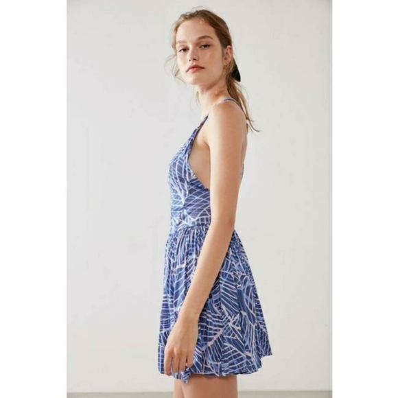 UO Kimichi Blue fit and flare romper size M - Picture 2 of 7